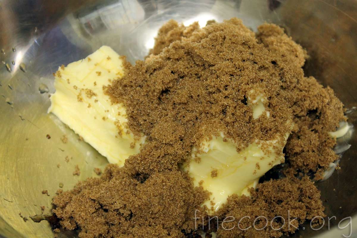 Пирог со сливами, фундуком и шоколадом Пирог со сливами, фундуком и шоколадом