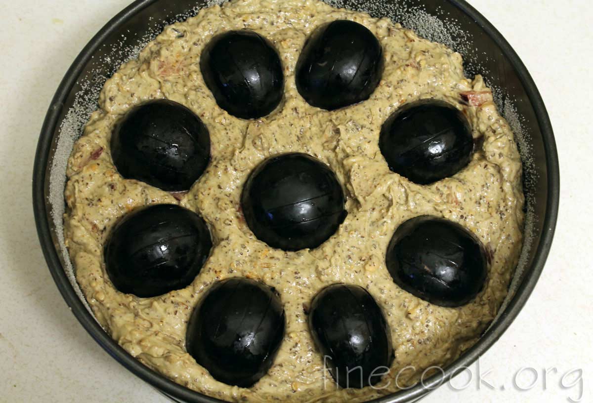 Пирог со сливами, фундуком и шоколадом Пирог со сливами, фундуком и шоколадом