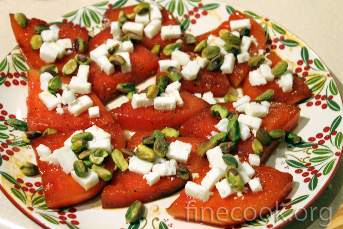 Тёплый салат с арбузом