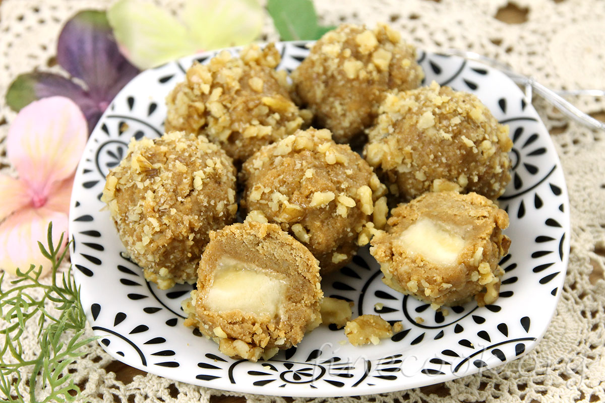 Десерт с банановой начинкой