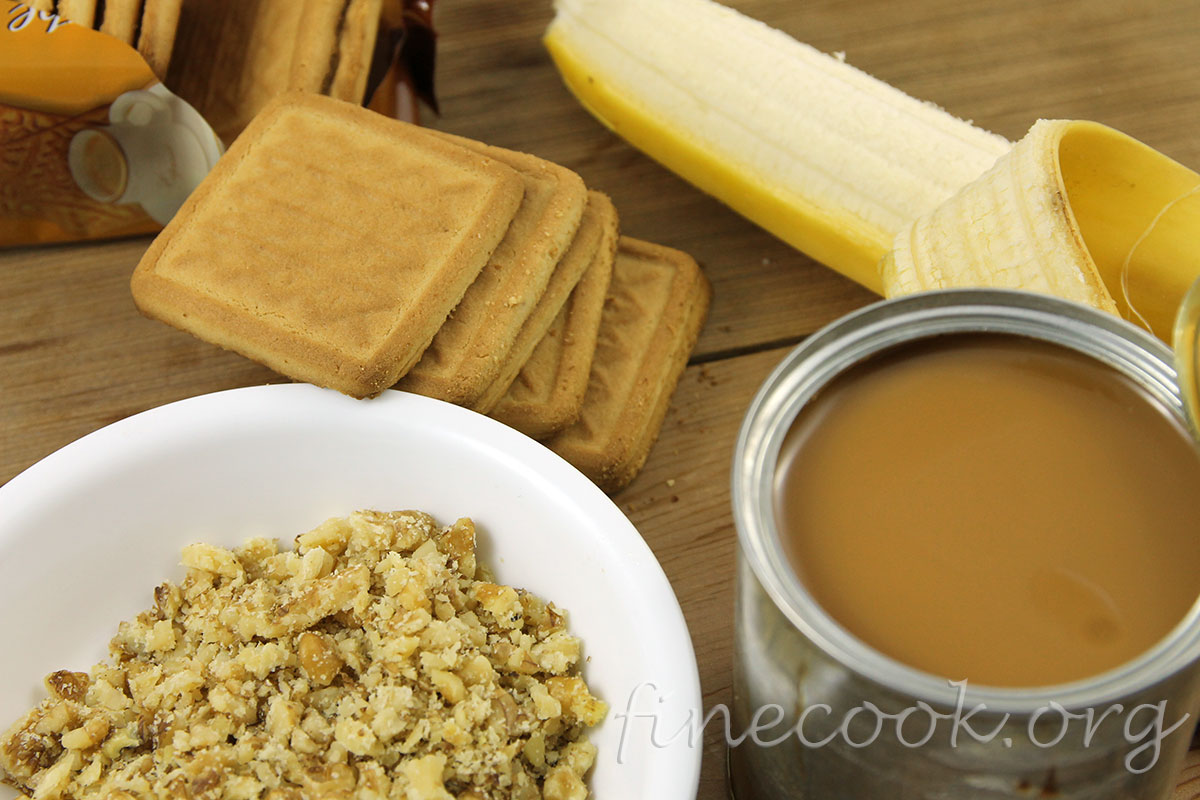 Десерт с банановой начинкой