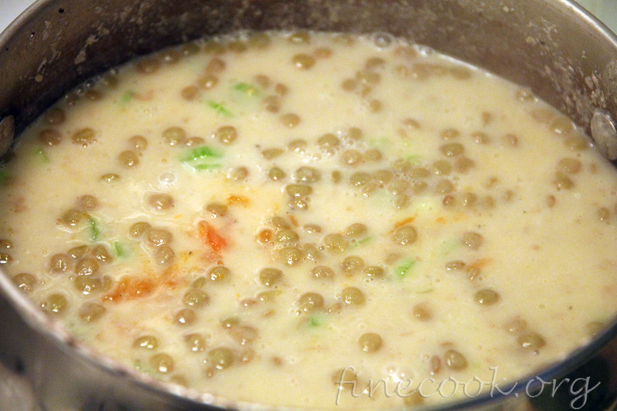 Суп-чаудер с кале и треской