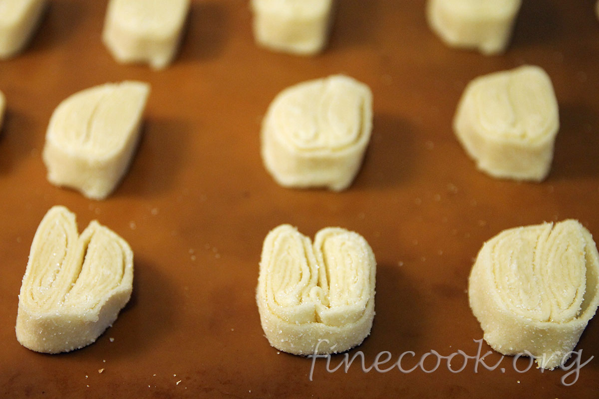 Ушки слоёные