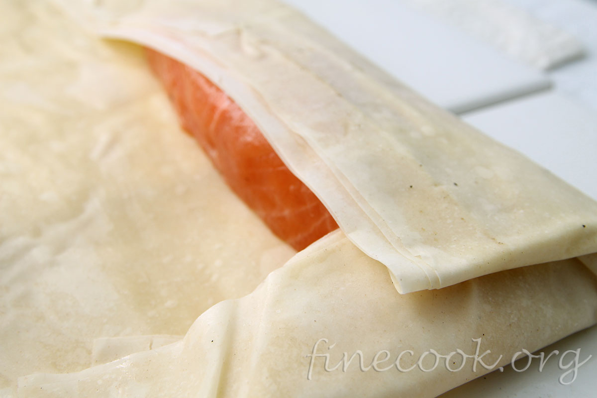 Лосось в слоёном тесте