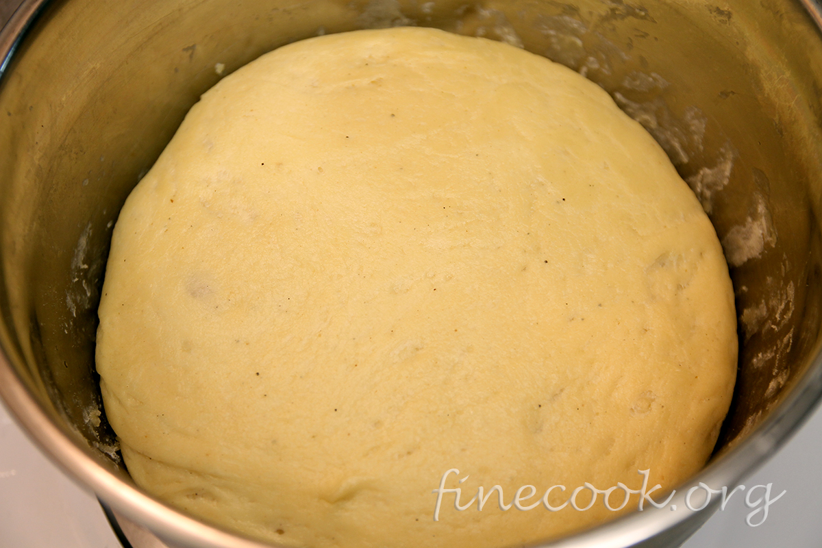 Дрожжевой рулет с яблоками и орехами Дрожжевой рулет с яблоками и орехами